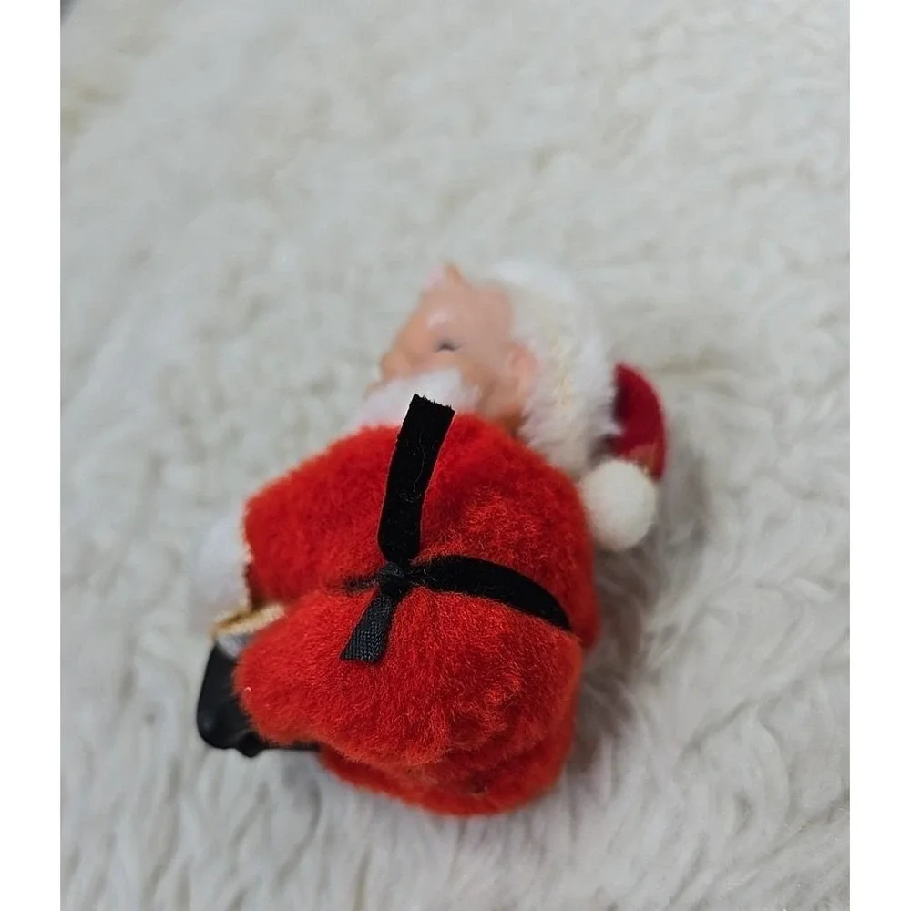 Vintage Santa Claus Pinching Hands Clip On 2